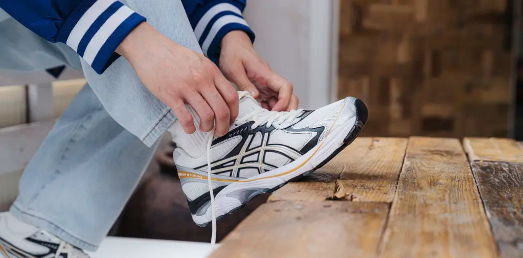 Asics GT-2160:The ultimate running shoes with advanced technology for maximum comfort and performance.