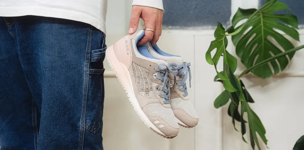  Asics GEL Lyte III 'Beige' - a stylish sneaker with a beige colorway, perfect for a casual and trendy look.